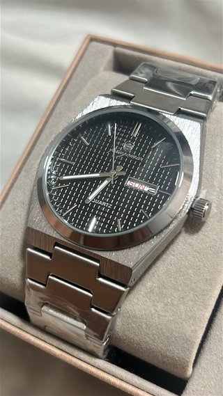 Reloj Poedagar Negro y Plateado