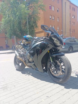 Honda CBR 1000RR Fireblade 2010 Negra