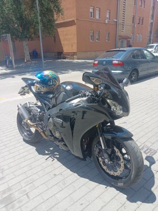 Honda CBR 1000RR Fireblade 2010 Negra