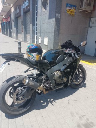 Honda CBR 1000RR Fireblade 2010 Negra