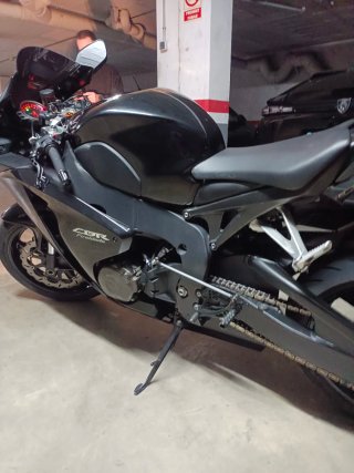 Honda CBR 1000RR Fireblade 2010 Negra