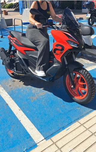 Aprilia SR GT 125 Negra/Roja
