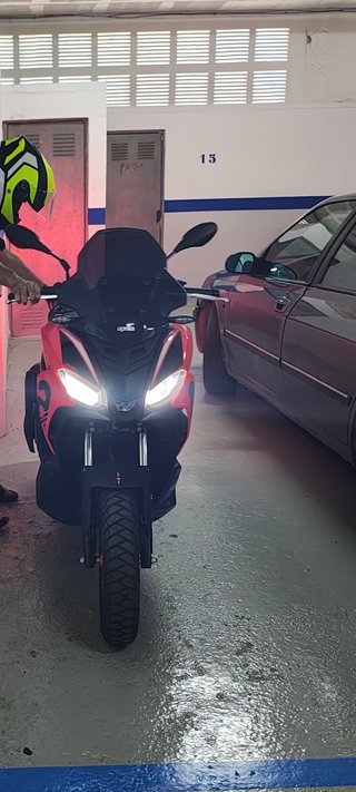 Aprilia SR GT 125 Negra/Roja