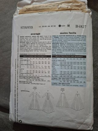 Patrón Butterick B4827 Vestido Medieval Talla EE