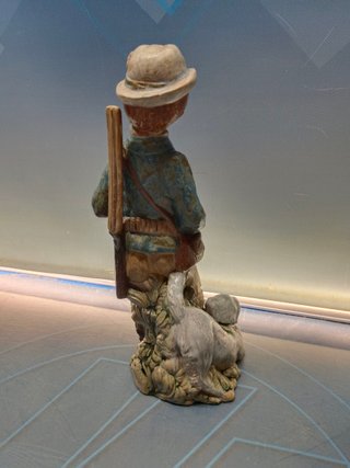 figura ceramica levantina cazador con perro 23 cm