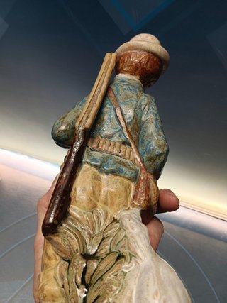 figura ceramica levantina cazador con perro 23 cm