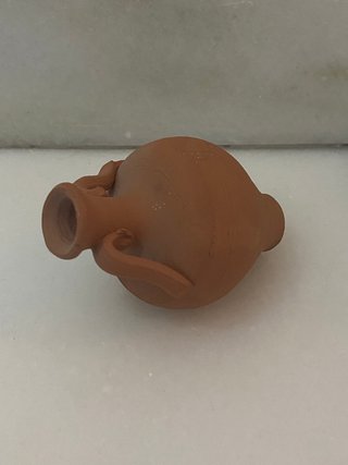 Ánfora en miniatura de terracota