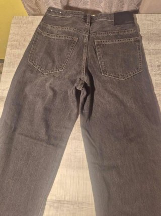 Pantalón baggy gris