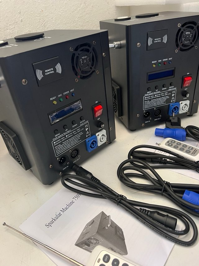 x2 MAQUINAS DE CHISPA FRÍA 750W DJ EFECTOS FX