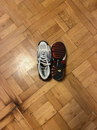 Nike Air Max Plus TN negras, blancas y rojas