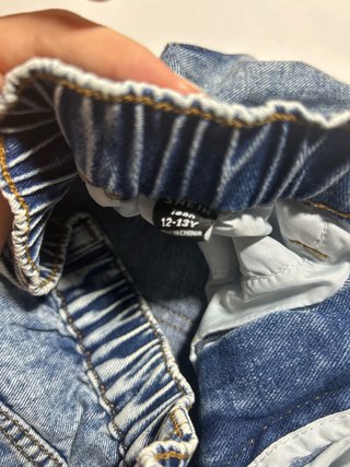 Pantalones vaqueros desgastados