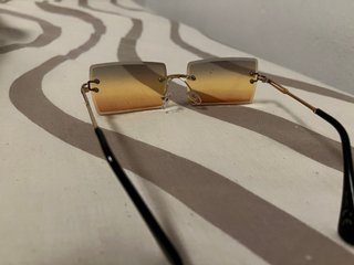 Gafas de sol rectangulares degradadas