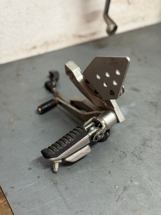 Estribera Izquierda Kawasaki Z750