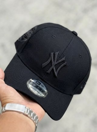 Gorra New Era Yankees Negra Ajustable