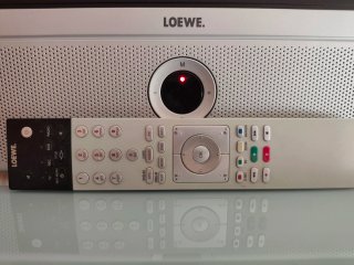 Televisor Loewe Plata y Negro
