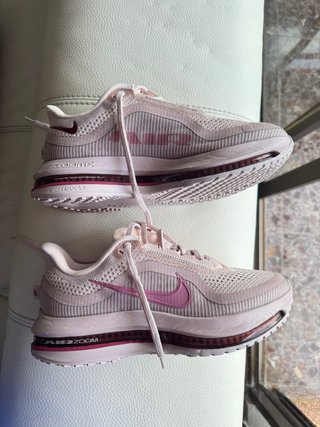 Zapatillas Nike pegasus Zoom Beige y Rosa NUEVOS