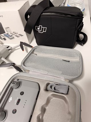 Pacchetto droni DJI Mini 4K e Mini 3 FLY MORE COMBO