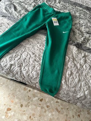 Pantalón deportivo Nike verde