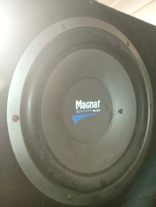 Subwoofer Magnat Edition B30 bom