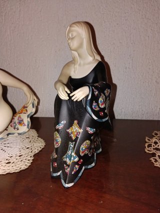 2 Figuras Nadal "Serena" y "Descanso" Valiente