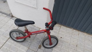 Bici sin pedales Chicco Red Bullet roja