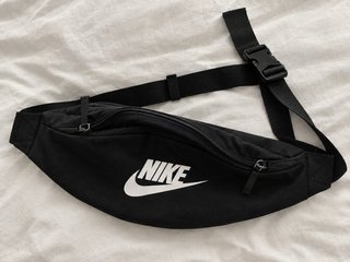 Riñonera Nike Negra