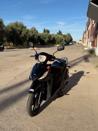Suzuki Adress 2018