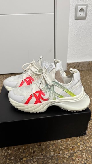 Zapatillas Pinko Blancas y Rojas