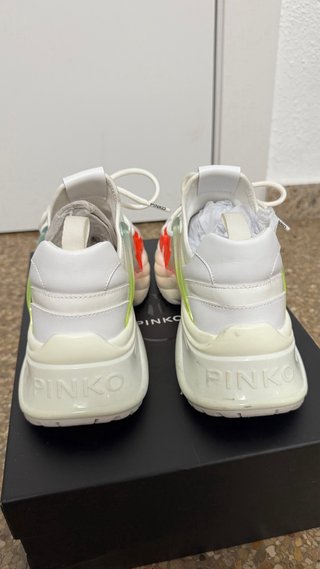 Zapatillas Pinko Blancas y Rojas
