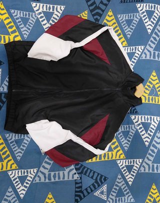 Casaca Nike Negra y Blanca