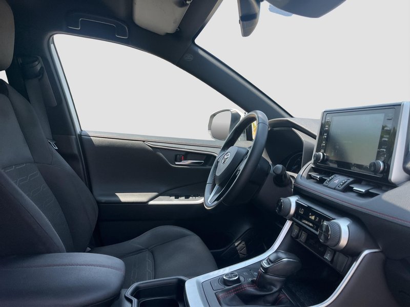 Toyota RAV4 2021, foto 6