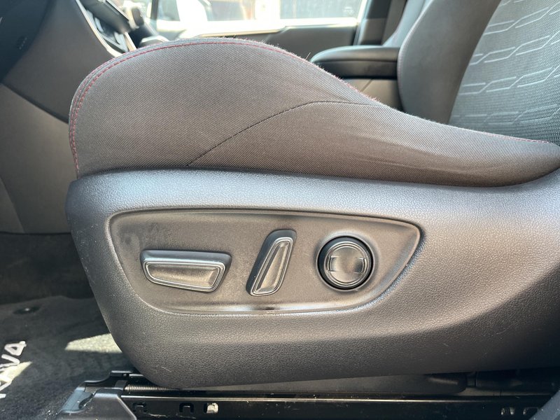 Toyota RAV4 2021, foto 24
