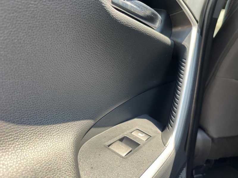 Toyota RAV4 2021, foto 26