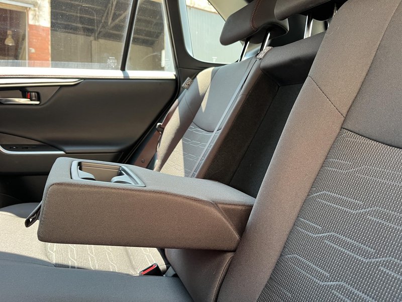 Toyota RAV4 2021, foto 27