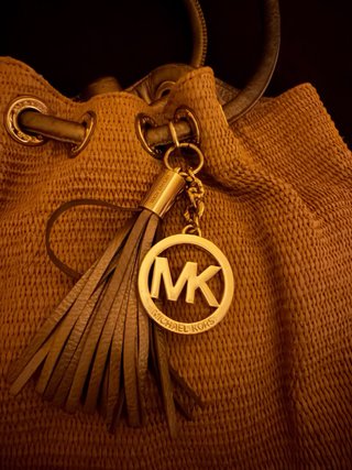Bolso Michael Kors Beige y Dorado
