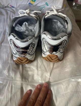 scarpe bianche e argento