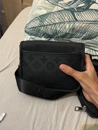 Riñonera Louis Vuitton Negra(copia)