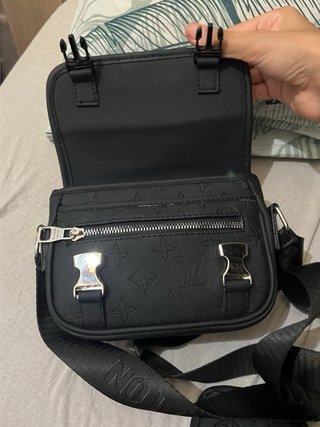 Riñonera Louis Vuitton Negra(copia)