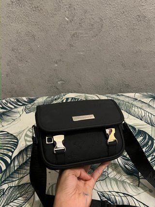 Riñonera Louis Vuitton Negra(copia)