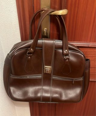 Bolso de piel marrón