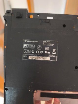 Pantalla portátil Airis Negra