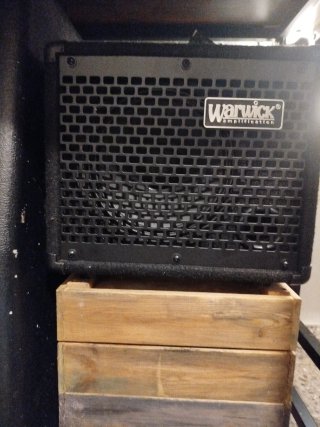 Amplificador Bajo Warwick BC 10