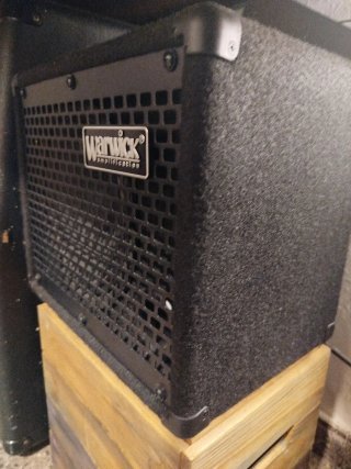Amplificador Bajo Warwick BC 10