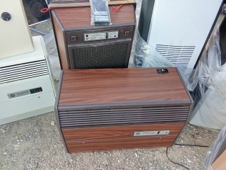 Varios aires acondicionados portátiles