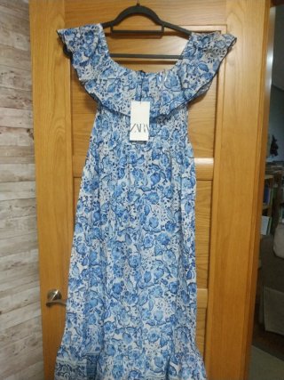 Vestido Zara floral azul talla única