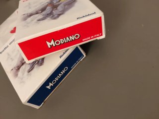 Due mazzi di carte Kukident Mondiano