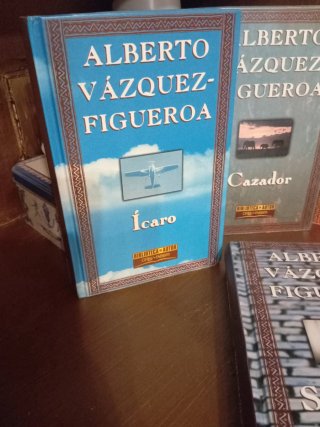 LIBRO, Cazador,Ícaro,sultana roja, león Bocanegra.