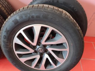 Juego de Llantas 18" Nissan Navara D23 Originales