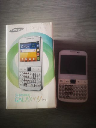 Samsung Galaxy Y Pro - Móvil con Teclado QWERTY