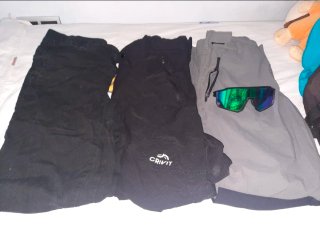 Pack Ropa Senderismo: Pantalones y Gafas